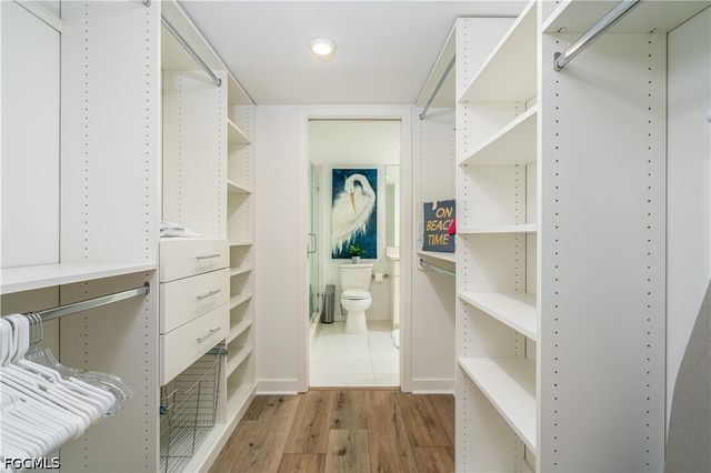 5 Bluebill AVE 808, Naples, FL 34108