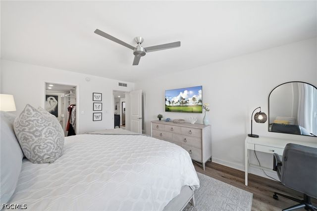 5 Bluebill AVE 808, Naples, FL 34108