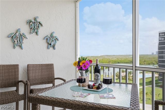 5 Bluebill AVE 808, Naples, FL 34108