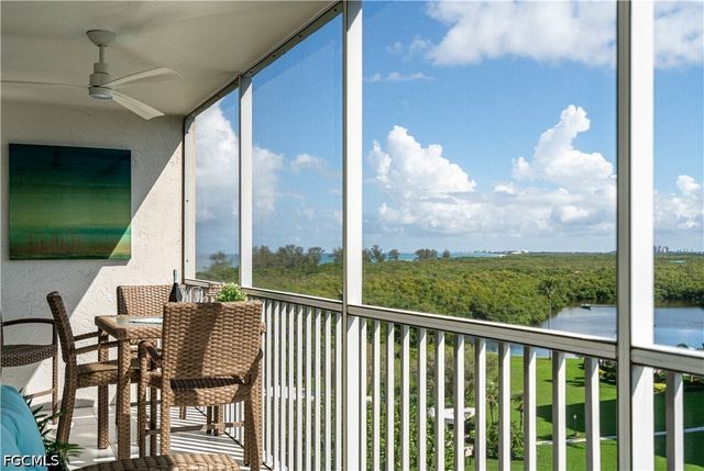 5 Bluebill AVE 808, Naples, FL 34108