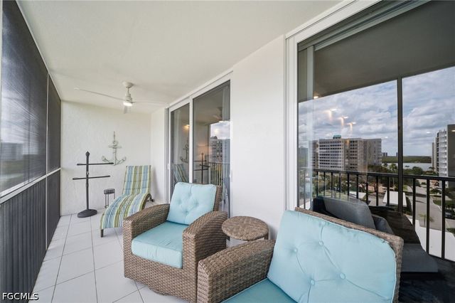 5 Bluebill AVE 808, Naples, FL 34108