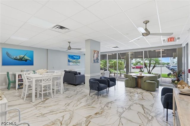 5 Bluebill AVE 808, Naples, FL 34108