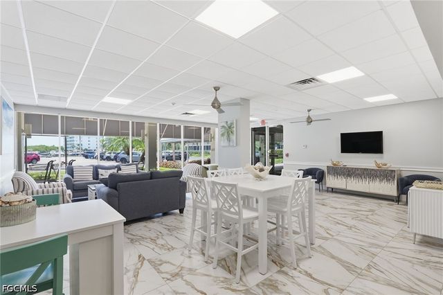 5 Bluebill AVE 808, Naples, FL 34108