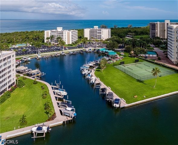 5 Bluebill AVE 808, Naples, FL 34108