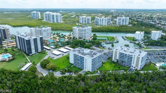 5 Bluebill AVE 808, Naples, FL 34108