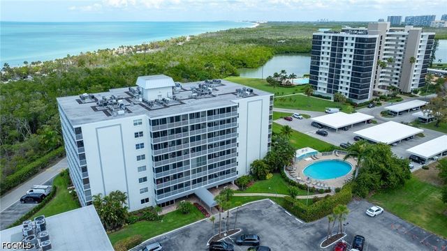 5 Bluebill AVE 808, Naples, FL 34108