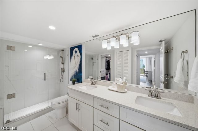 5 Bluebill AVE 808, Naples, FL 34108