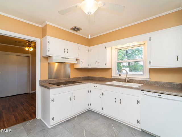 1901 Lynnwood Drive, Burlington, NC 27215