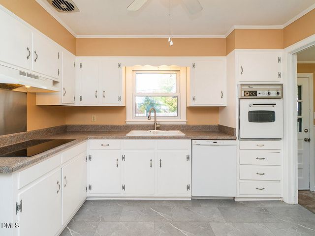1901 Lynnwood Drive, Burlington, NC 27215