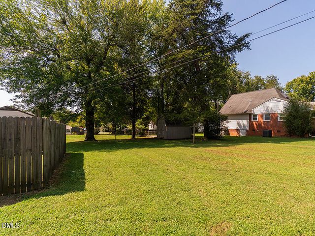 1901 Lynnwood Drive, Burlington, NC 27215