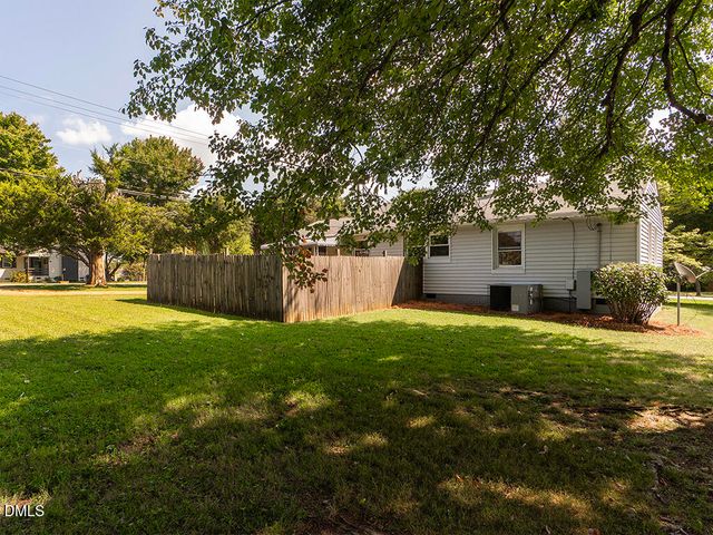 1901 Lynnwood Drive, Burlington, NC 27215