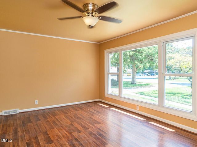 1901 Lynnwood Drive, Burlington, NC 27215