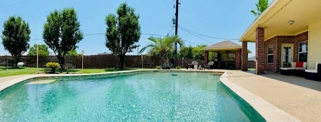 1803 Lafayette Lane, Cove, TX 77523