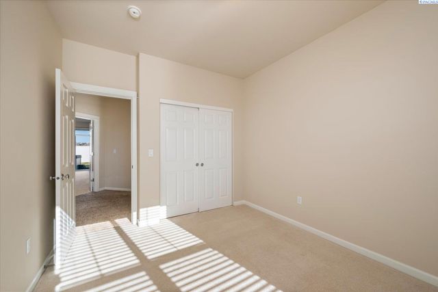 10415 Pine St, Pasco, WA 99301