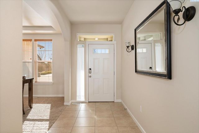 10415 Pine St, Pasco, WA 99301