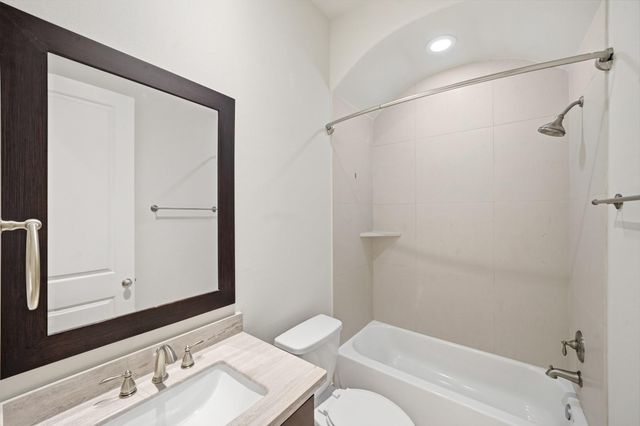 1404 W 25th Street, Houston, TX 77008