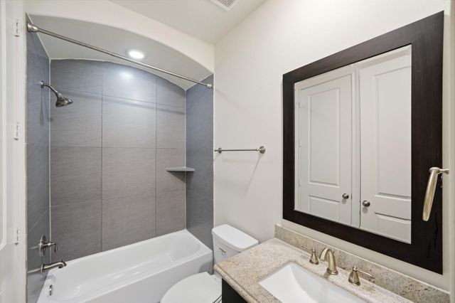 1404 W 25th Street, Houston, TX 77008