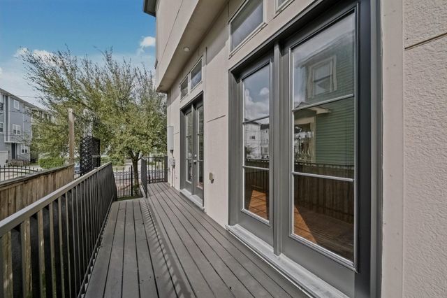 1404 W 25th Street, Houston, TX 77008