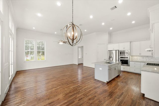 1404 W 25th Street, Houston, TX 77008