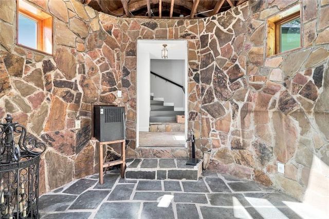 995 Willeo Road, Roswell, GA 30075