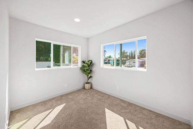 210 S Orange Ave, Fallbrook, CA 92028