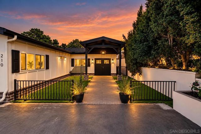 210 S Orange Ave, Fallbrook, CA 92028
