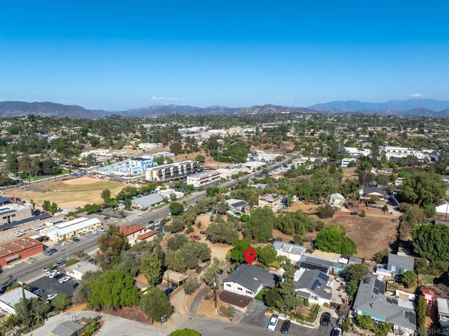 210 S Orange Ave, Fallbrook, CA 92028