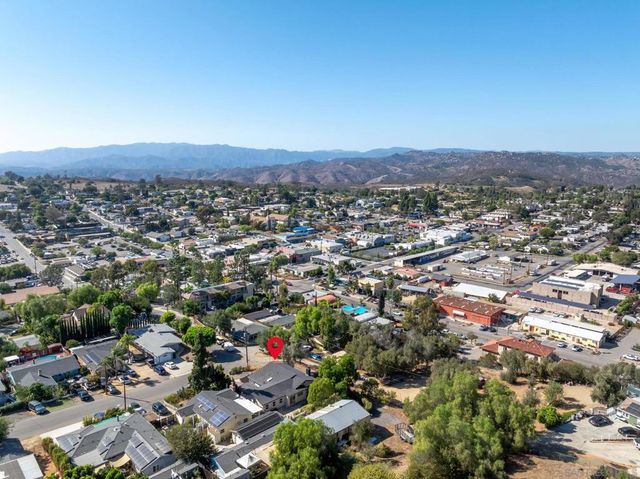 210 S Orange Ave, Fallbrook, CA 92028