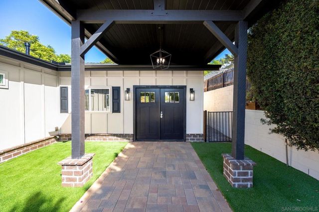 210 S Orange Ave, Fallbrook, CA 92028