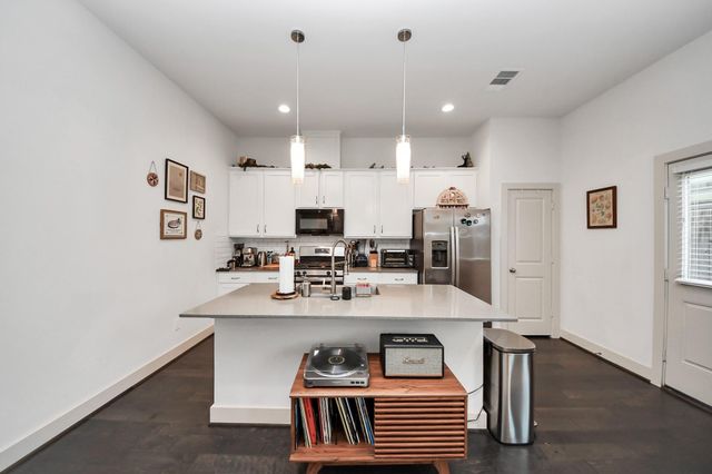 9448 Kerrwood Lane, Houston, TX 77080