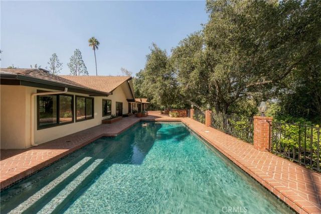 17449 Sumiya Drive, Encino, CA 91316