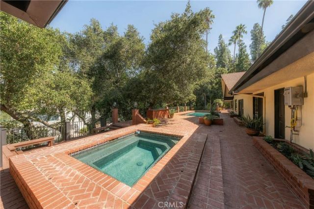 17449 Sumiya Drive, Encino, CA 91316