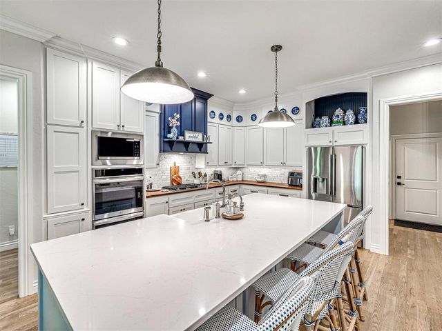 409 Flint Ridge Court, Norman, OK 73072