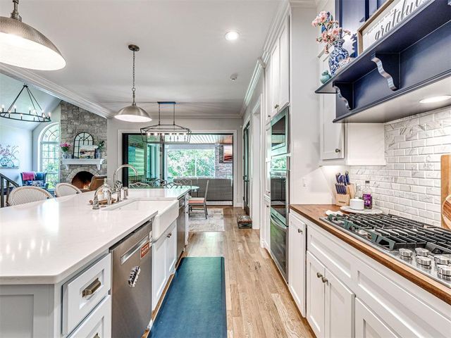 409 Flint Ridge Court, Norman, OK 73072