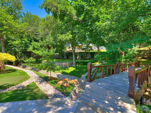 409 Flint Ridge Court, Norman, OK 73072