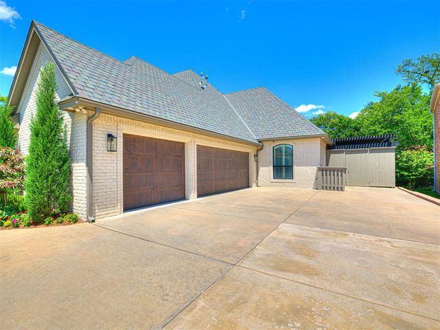 409 Flint Ridge Court, Norman, OK 73072