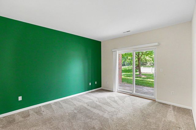 11107 Farmingdale Lane 130, Commerce Twp, MI 48390