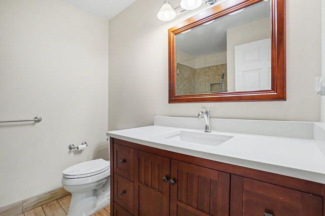 11107 Farmingdale Lane 130, Commerce Twp, MI 48390
