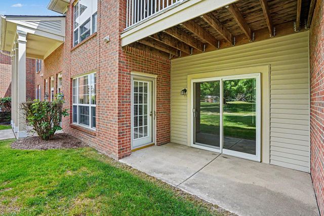 11107 Farmingdale Lane 130, Commerce Twp, MI 48390