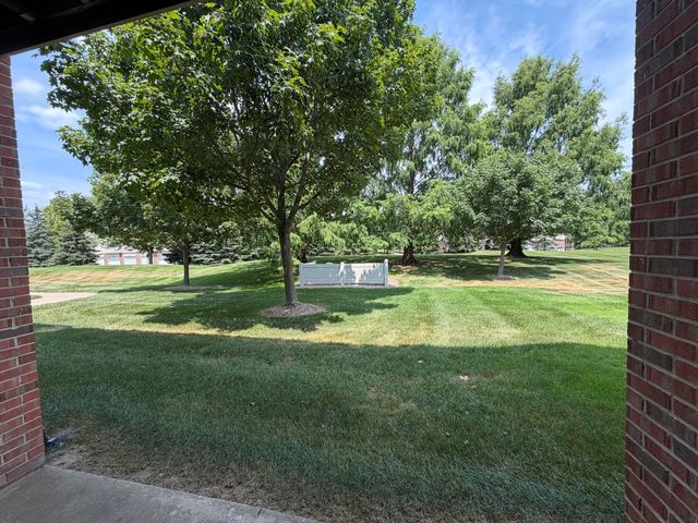 11107 Farmingdale Lane 130, Commerce Twp, MI 48390