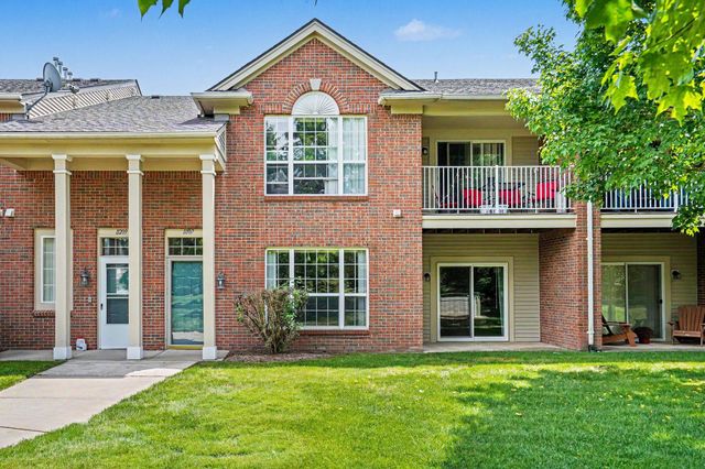 11107 Farmingdale Lane 130, Commerce Twp, MI 48390