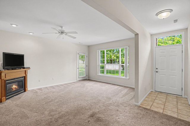 11107 Farmingdale Lane 130, Commerce Twp, MI 48390