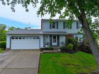 26 Robin Dr, South Strabane, PA 15301