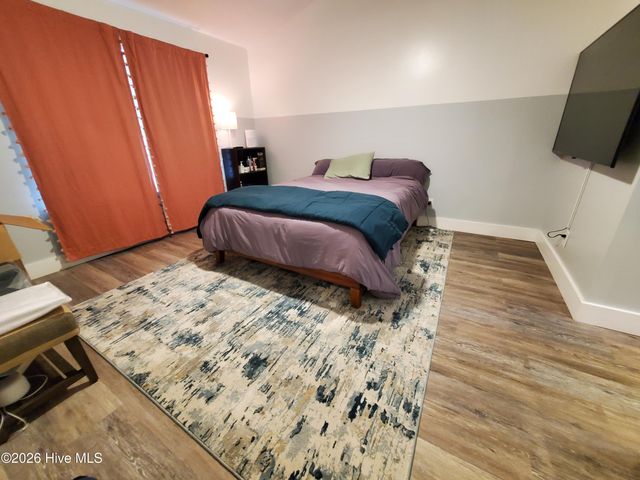 2233 Locksley Woods Drive E, Greenville, NC 27858