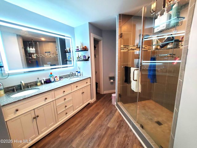 2233 Locksley Woods Drive E, Greenville, NC 27858