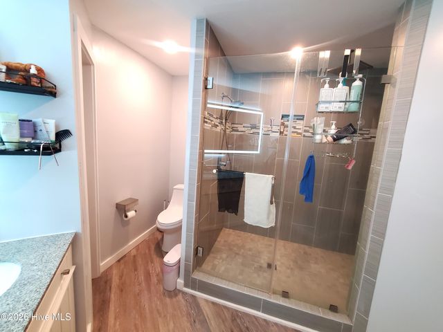 2233 Locksley Woods Drive E, Greenville, NC 27858