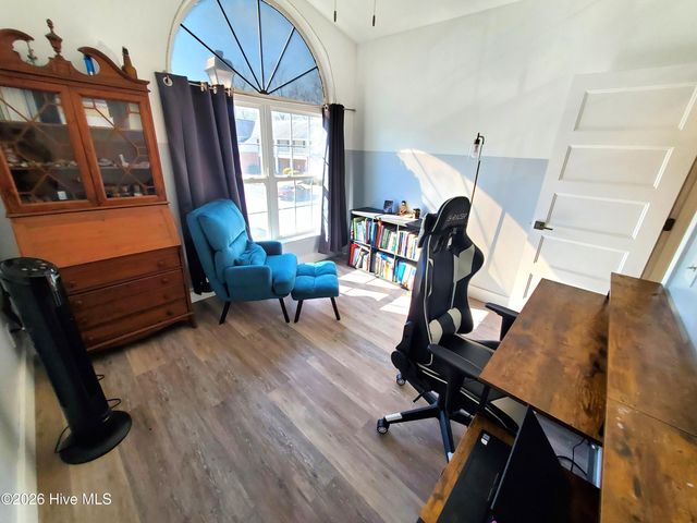 2233 Locksley Woods Drive E, Greenville, NC 27858