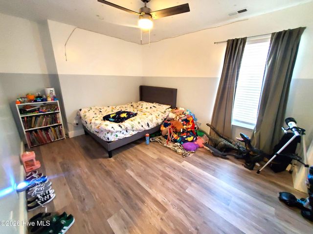 2233 Locksley Woods Drive E, Greenville, NC 27858