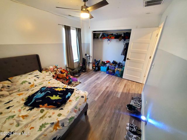 2233 Locksley Woods Drive E, Greenville, NC 27858