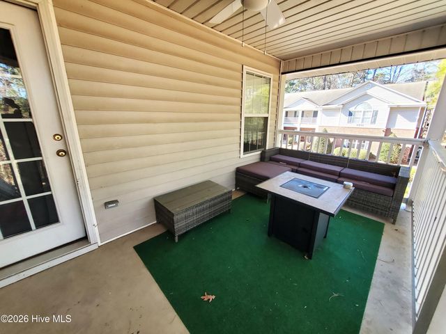 2233 Locksley Woods Drive E, Greenville, NC 27858